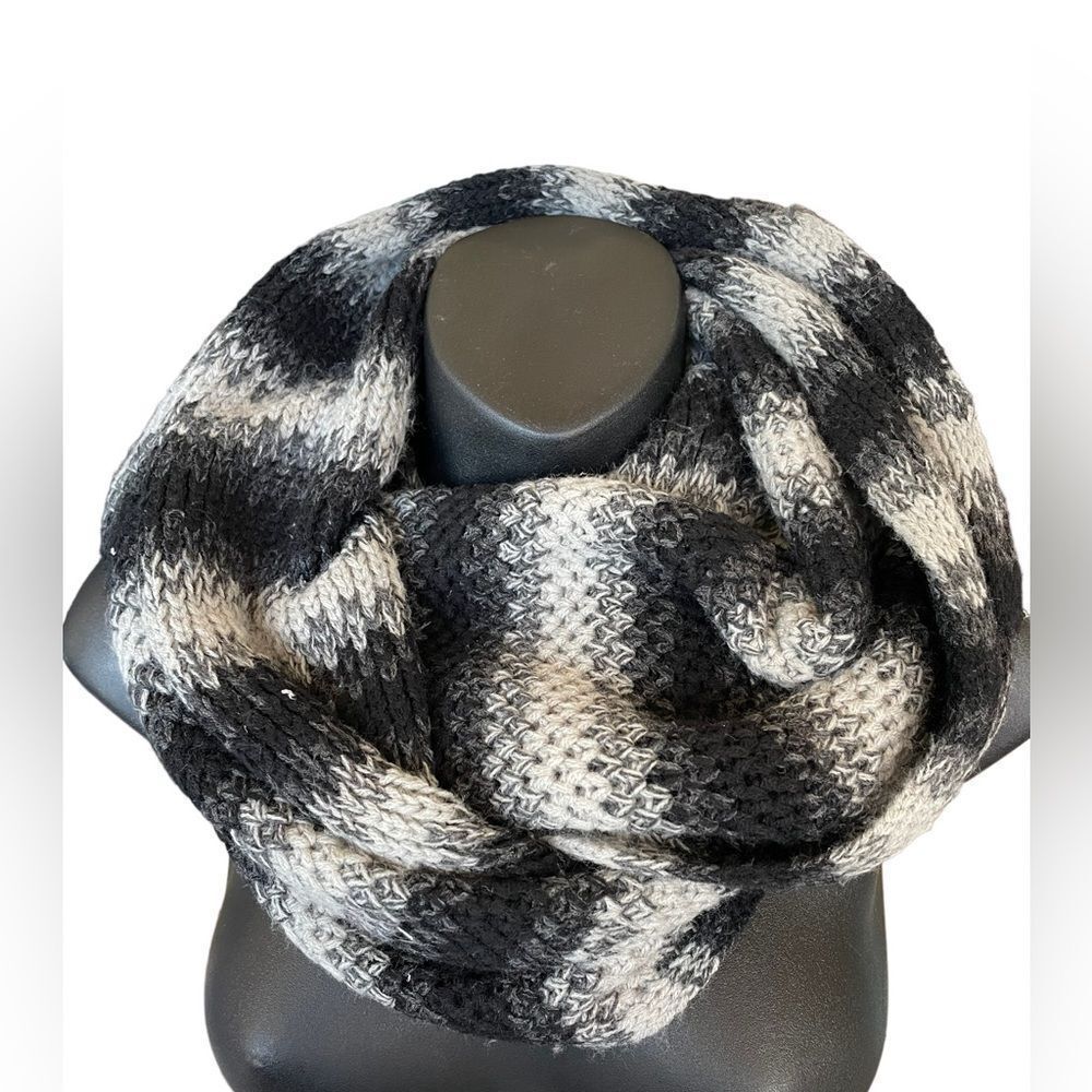 CALVIN KLEIN INFINITY BLACK N GRAY SCARF
